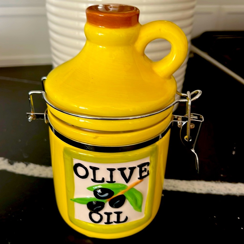 ADORABLE DECORATIVE, BUT USEABLE, KITCHEN DECANTER